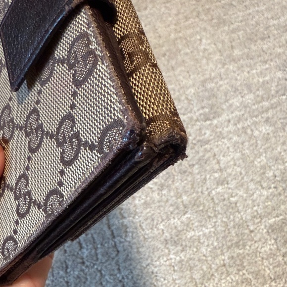 Gucci Brown Monogram Compact Wallet - Picture 3 of 10